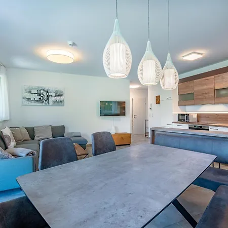 Landskron Alpe Maritima Ski & See -top 7 By Interhome *